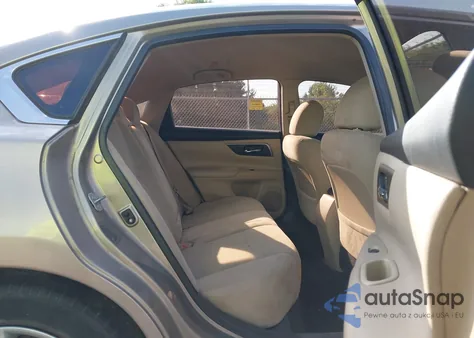 2015 Nissan Altima 2.5 S z USA, uszkodzony, nr VIN 1N4AL3AP1FN910573